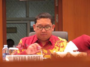 Fadli Zon Terpilih sebagai Ketum Perkumpulan Filatelis Indonesia Fadli Zon Terpilih sebagai Ketum Perkumpulan Filatelis Indonesia