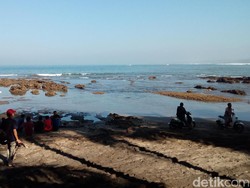 2 Korban Tergulung Ombak di Garut Dibawa Pulang Pihak Sekolah