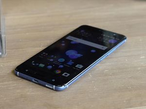 Godaan Android Premium Penantang iPhone X