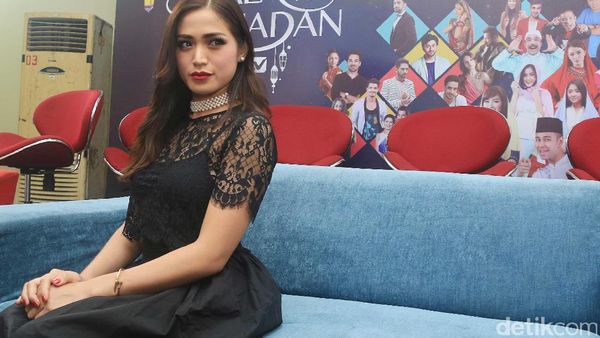 Jessica Iskandar Kok Serius Banget?