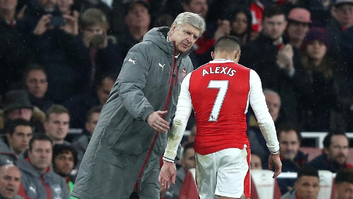 Alexis Sanchez dan Arsene Wenger (Foto: Clive Rose/Getty Images)