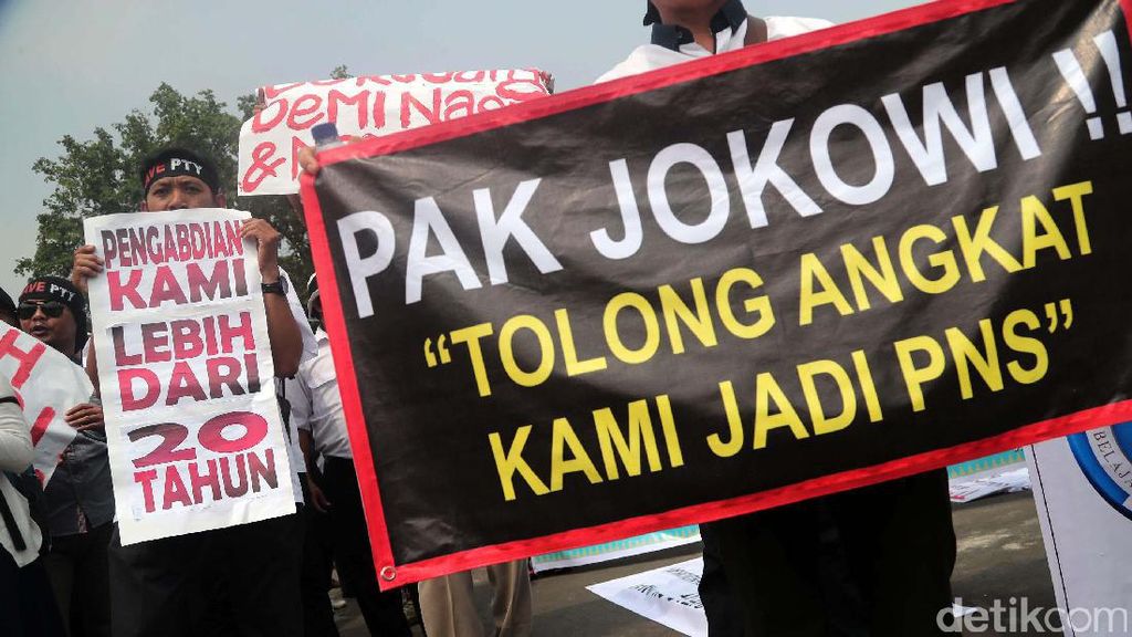 Dosen Perguruan Tinggi Negeri Baru Tuntut Jadi PNS Dosen Perguruan Tinggi Negeri Baru Tuntut Jadi PNS