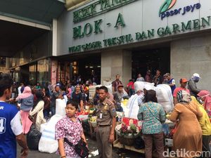 PKL Tanah Abang Dagang Lagi di Jalan, Satpol PP Turun Tangan