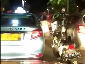 Duel ala Mortal Kombat dan Pentingnya Jaga Emosi di Jalan
