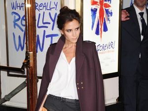 Foto: 10 Inspirasi Tampil Stylish ke Kantor ala Victoria Beckham