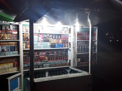 Ramai di Malam Jumat, Apa Saja Isi Lapak Obat Kuat Kaki Lima?