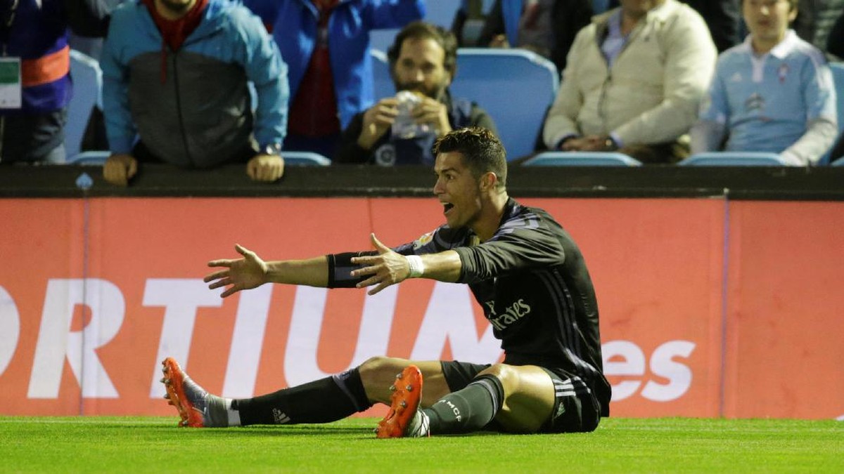 Cristiano Ronaldo merayakan golnya ke gawang Celta Vigo (Foto: Reuters / Miguel Vidal)