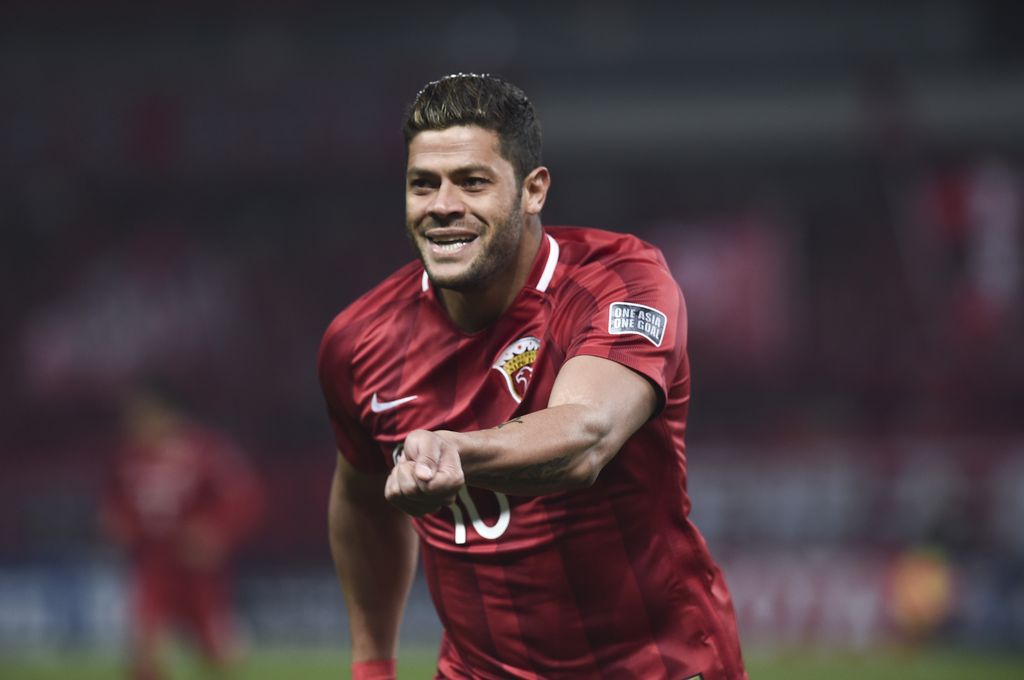 SHANGHAI, CHINA - FEBRUARY 28: Hulk #10 of Shanghai SIPG celebrates after scoring his team's first goal during the AFC Champions League 2017 Group F match between Shanghai SIPG and Western Sydney Wanderers at Shanghai Stadium on February 28, 2017 in Shanghai, China.  (Photo by Visual China/Getty Images)