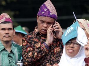 Jokowi Tetapkan Gaji Komisi Nasional Disabilitas: Ketua Rp 28 Juta, Wakil Rp 26 Juta Jokowi Tetapkan Gaji Komisi Nasional Disabilitas: Ketua Rp 28 Juta, Wakil Rp 26 Juta