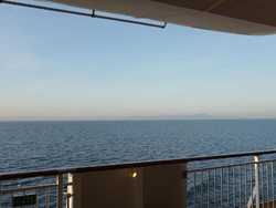 Lihat Sunrise dari Kapal Pesiar, Seperti Apa Ya?