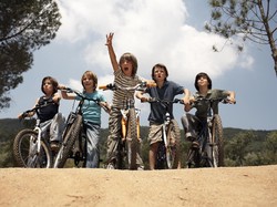 Beragam Manfaat Main Sepeda Bareng Teman untuk Anak-anak