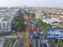 LRT Jakarta Rute Kelapa Gading-Velodrome Dibangun Siang Malam
