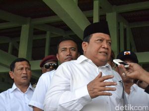 Takmir Tolak Politisasi, Prabowo Tetap Salat Jumat di Masjid Agung Semarang