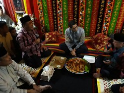 Eratkan Persatuan, Sandiaga Silaturahmi ke Medan