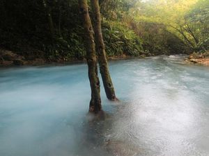 Pulau Seram Punya Danau Berasap yang Jarang Orang Tahu Pulau Seram Punya Danau Berasap yang Jarang Orang Tahu