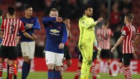 Saat menjalani pertandingan di St Marys, Kamis (18/5/2017) dini hari WIB, MU kalah penguasaan bola dari Soton. Situs resmi turnamen mencatat bahwa tim tuan rumah membukukan 52,8 persen ball possession. Action Images via Reuters / John Sibley.