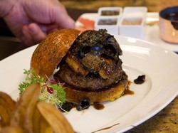 Inilah 10 Burger dengan Harga Selangit di Amerika (2)