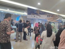 Sambangi First Travel, Calon Jemaah Umrah Tuntut Keberangkatan