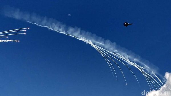 Jokowi Hadiri Latihan PPRC TNI di Natuna