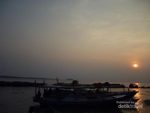 Hopping Island di Kep Seribu, Sunsetnya Ya di Pulau Bulat Hopping Island di Kep Seribu, Sunsetnya Ya di Pulau Bulat