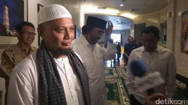 Ustad Arifin Ilham Sakit Lagi, Pengacara Vanessa Angel Mundur