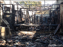 Arus Pendek dan Hangusnya Stasiun Klender