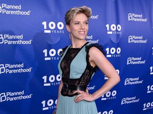 6 Bulan Pasca Gugat Cerai Suami, Scarlett Johansson Gandeng Cowok Baru