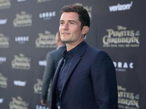 Cinta Banget Sama Peliharaan, Orlando Bloom Simpan Rangka Anjingnya