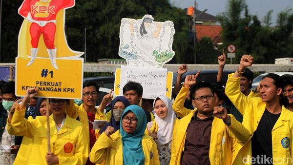 Aksi Mahasiswa Dukung KPK di DPR