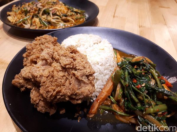 Di Sini Ada Nasi Simangunsong dan Mie Kangkung Terasi yang Sedap Mengenyangkan