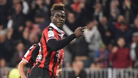 Mario Balotelli acapkali meramaikan pemberitaan dengan tingkah-polahnya. Tapi Raiola, selaku agen pemain Nice itu, senantiasa ada untuk membela. (Foto: REUTERS/Jean-Pierre Amet)