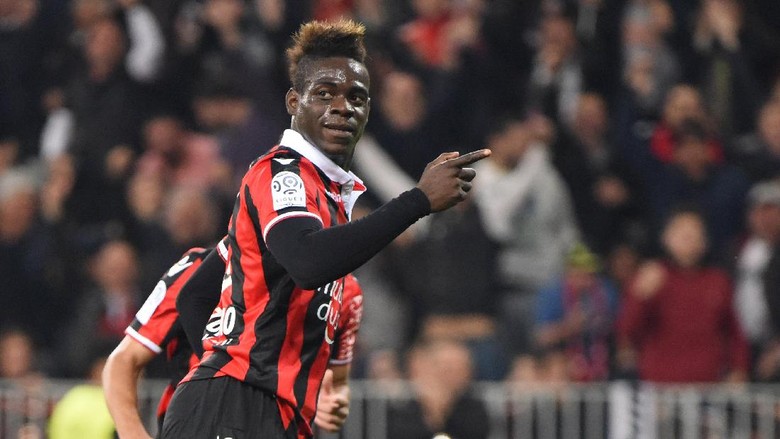Balotelli Bisa Bertahan di Nice demi Timnas Italia Balotelli Bisa Bertahan di Nice demi Timnas Italia