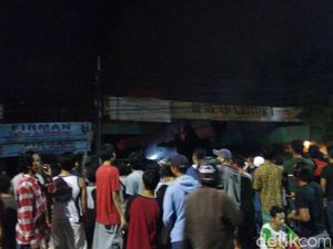 Api yang Membakar Bengkel dan Gudang di Pasar Minggu Sudah Padam