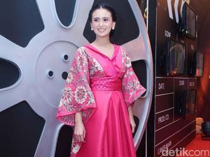 Unik, Ayushita Berkimono di Malam Penghargaan