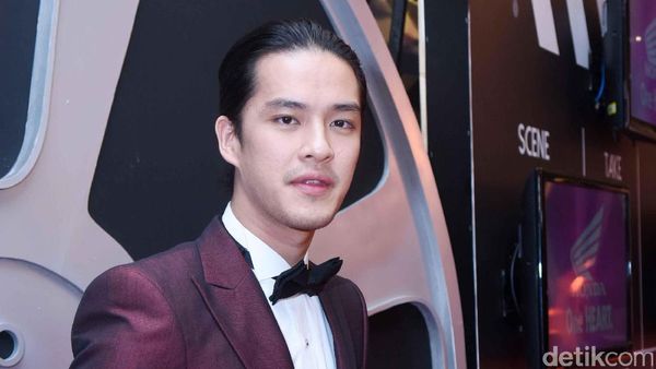 Awas Meleleh! Morgan Oey Tampil Kece