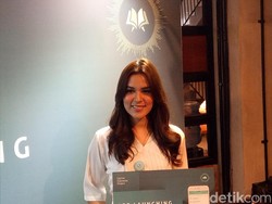 Rekaman untuk Aplikasi Ramadan, Raisa Teteskan Air Mata