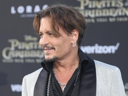 Johnny Depp Disebut Pacaran dengan Dancer Berusia 20 Tahunan