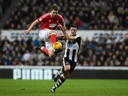 Kisah Terbaru Lord Bendtner: Selamatkan Nottingham Forest dari Degradasi?