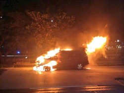 Pengemudi Mobil yang Terbakar di Jl S Parman Selamat