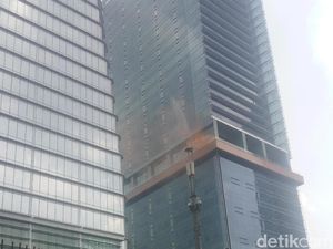 Ada Simulasi Kebakaran di Gedung Cyber 2, Lalin Rasuna Said Macet