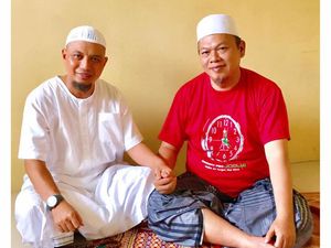 Arifin Ilham Jenguk Al-Khaththath dan Menyapa Ayahanda Kapolri