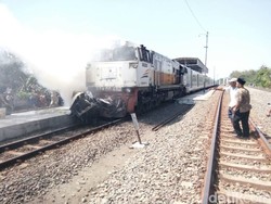 Ayah dan Anak Ikut Jadi Korban Kecelakaan KA Vs Mobil di Grobogan