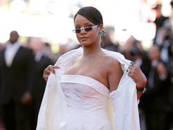 Rihanna Superseksi di Video Wild Thoughts DJ Khaled