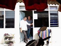 Dua Mahasiswa Banyuwangi Kaget Saat Dikunjungi Bupati Anas