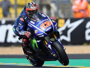 Dramatis di Prancis: Vinales Juara, Rossi Crash
