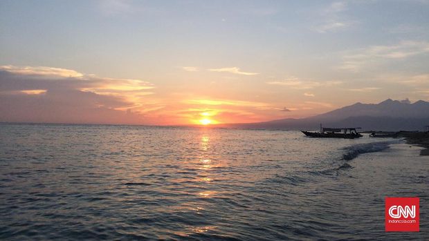 Pemandangan dalam perjalanan menuju titik matahari terbit Jetty Bar.