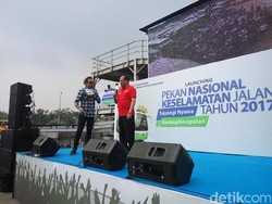 Menhub Buka Kontes Om Telolet Om di Pulogebang