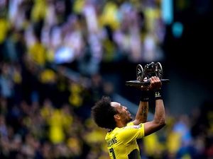 Aubameyang Jadi Topskorer, Lewandowski: Selamat!