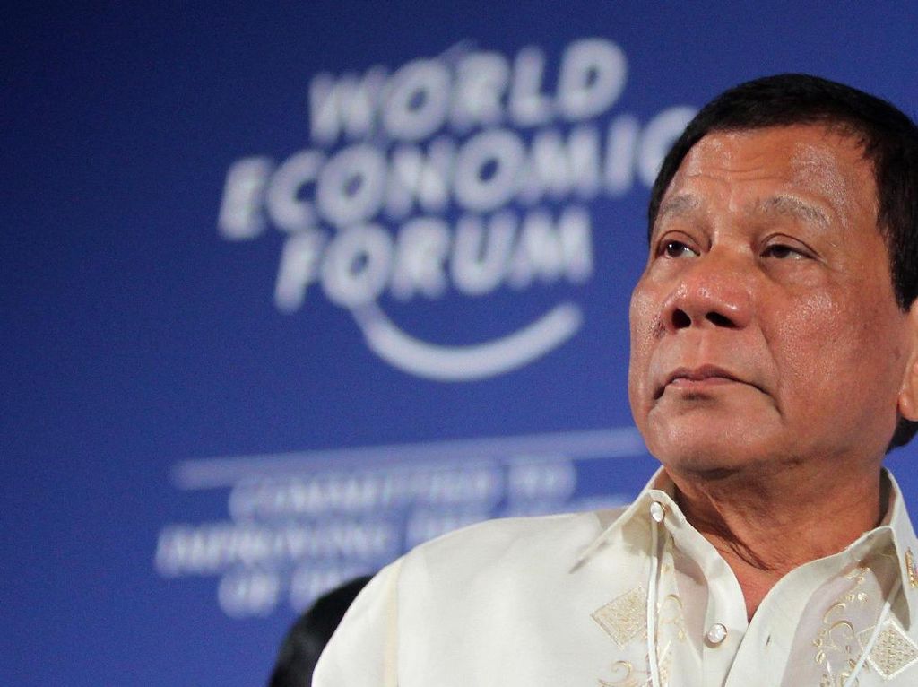 Geram, Duterte Perintahkan 69 Kontainer Sampah Dikirim ke Kanada Geram, Duterte Perintahkan 69 Kontainer Sampah Dikirim ke Kanada