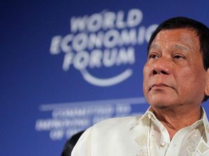 Geram, Duterte Perintahkan 69 Kontainer Sampah Dikirim ke Kanada Geram, Duterte Perintahkan 69 Kontainer Sampah Dikirim ke Kanada